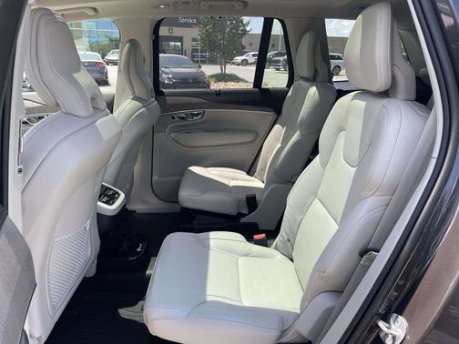 Platinum Grey Metallic 2023 Volvo XC90 B6 Ultimate 6-Seater