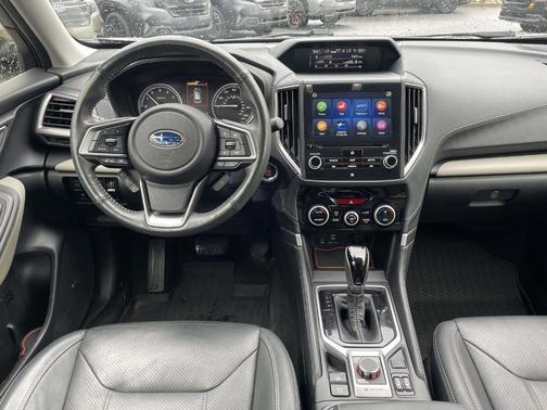 Crystal Black Silica 2022 Subaru Forester Limited