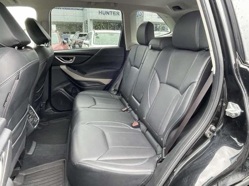 Crystal Black Silica 2022 Subaru Forester Limited