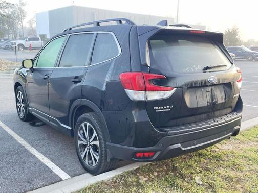 Crystal Black Silica 2022 Subaru Forester Limited