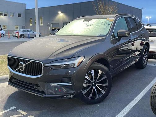 2023 Volvo XC60 B5 Plus Dark Theme