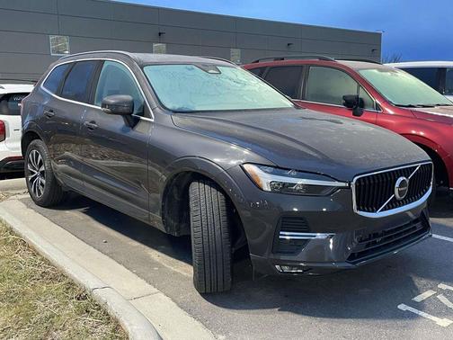 2023 Volvo XC60 B5 Plus Dark Theme