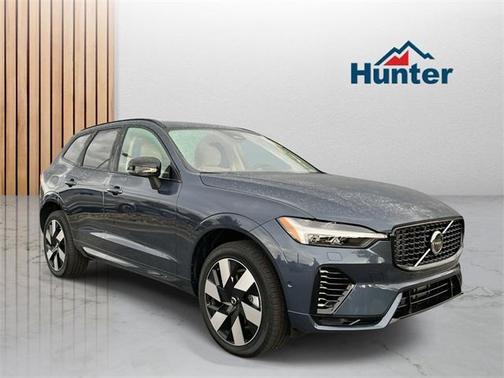 2025 Volvo XC60 Plug-In Hybrid T8 Plus