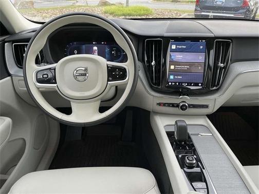 2025 Volvo XC60 Plug-In Hybrid T8 Plus