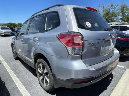 Ice Silver Metallic 2018 Subaru Forester 2.5i