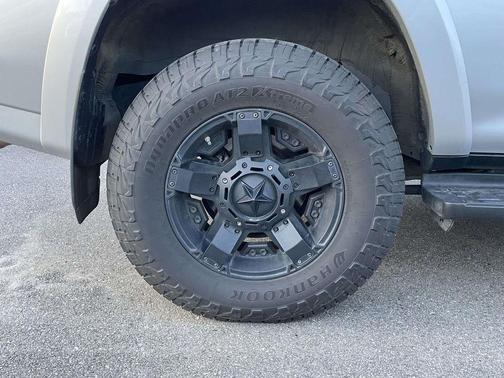 Classic Silver Metallic 2022 Toyota 4Runner SR5