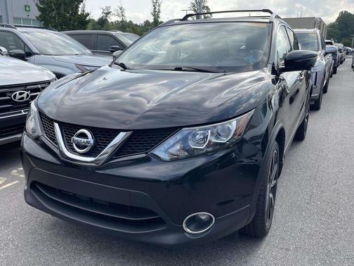 Magnetic Black 2017 Nissan Rogue Sport SL