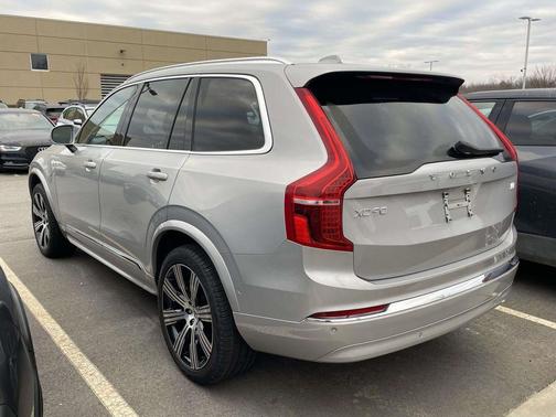 2024 Volvo XC90 Recharge Plug-In Hybrid T8 Plus 6-Seater