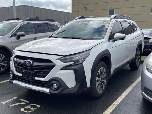 Crystal White Pearl 2025 Subaru Outback Touring XT