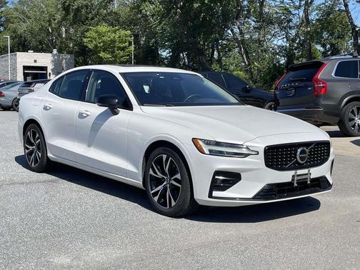 Crystal White Metallic 2024 Volvo S60 B5 Core Dark Theme