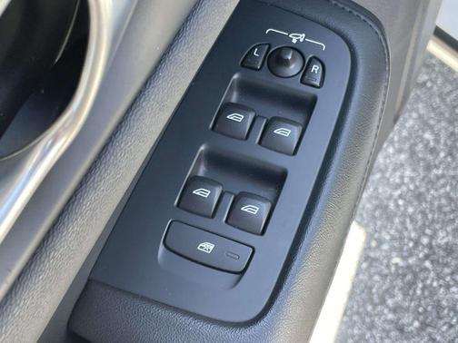 Crystal White Metallic 2024 Volvo S60 B5 Core Dark Theme