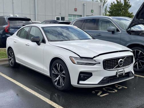 Crystal White Metallic 2024 Volvo S60 B5 Core Dark Theme