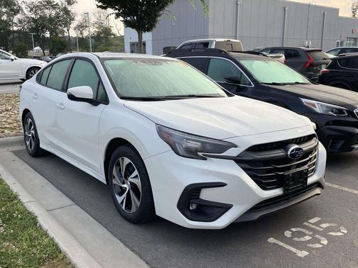 Crystal White Pearl 2025 Subaru Legacy Premium