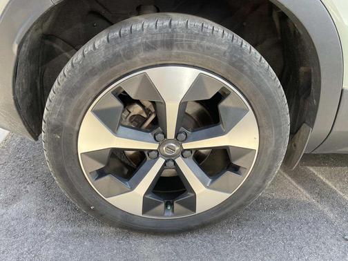 Sage Green Metallic 2023 Volvo XC40 B5 Plus Bright Theme