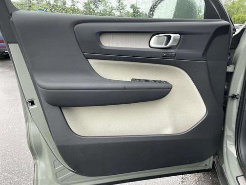 Sage Green Metallic 2023 Volvo XC40 B5 Plus Bright Theme