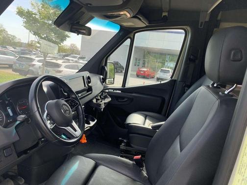 2020 Mercedes-Benz Sprinter 2500 Standard Roof