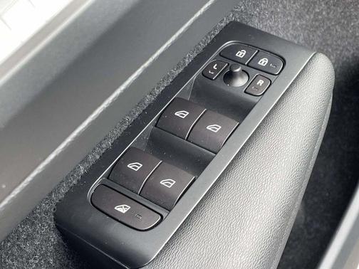 2019 Volvo XC40 T5 Momentum