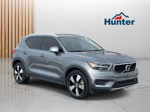 2019 Volvo XC40 T5 Momentum