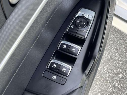 Glacial White Pearl 2024 Kia K5 GT-Line