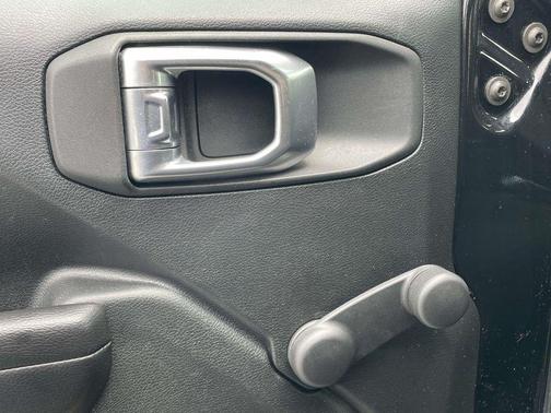 Black Clearcoat 2021 Jeep Wrangler Sport