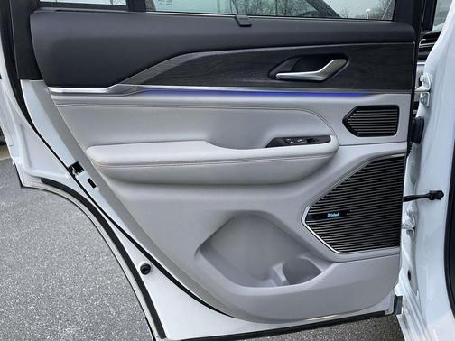 2022 Jeep Grand Cherokee 4xe Overland