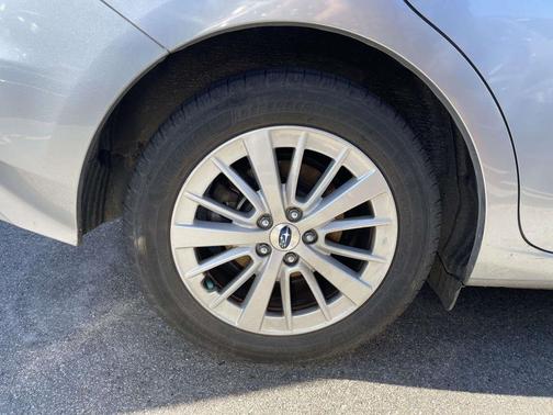 Ice Silver Metallic 2018 Subaru Impreza 2.0i Premium