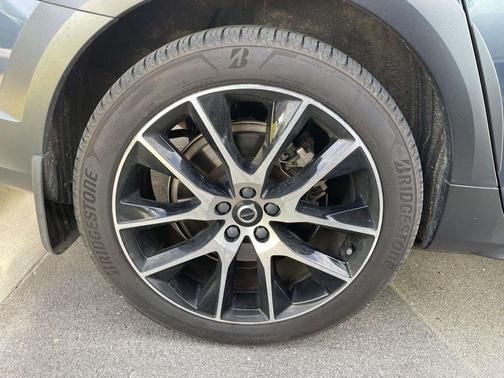Denim Blue Metallic 2020 Volvo V90 Cross Country T6