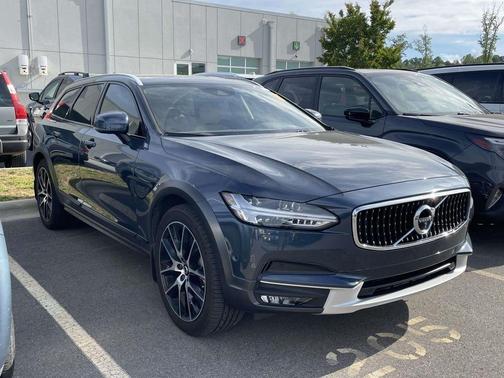 Denim Blue Metallic 2020 Volvo V90 Cross Country T6