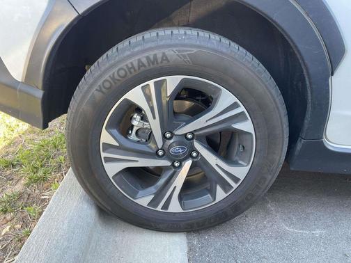 Crystal White Pearl 2024 Subaru Crosstrek Premium