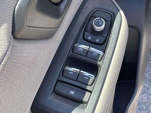 Crystal White Pearl 2025 Subaru Forester Premium