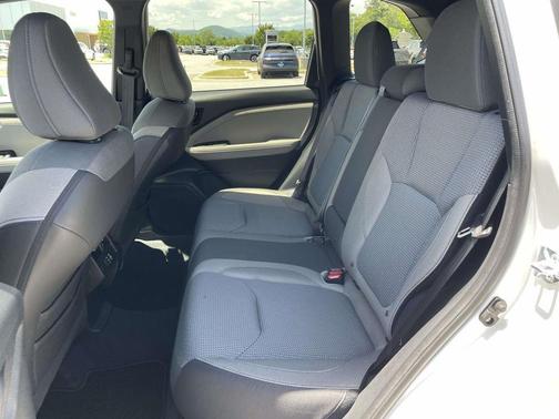 Crystal White Pearl 2025 Subaru Forester Premium