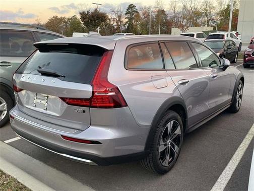 2026 Volvo V60 Cross Country B5 Plus