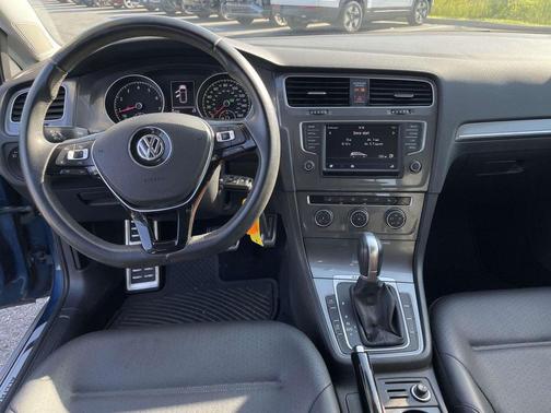 2017 Volkswagen Golf Alltrack TSI S