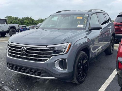 Pure Gray 2025 Volkswagen Atlas 2.0T SE