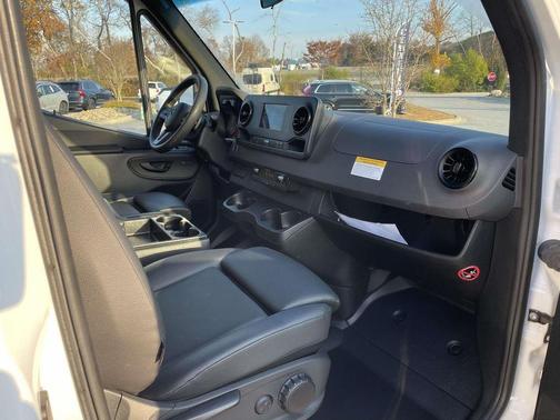 2024 Mercedes-Benz Sprinter 2500 HIGH ROOF 4-CYL DIESEL