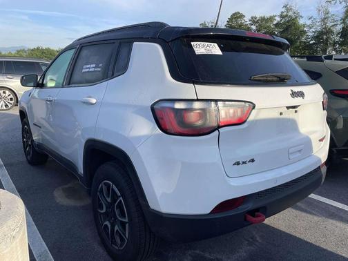 Bright White Clearcoat 2024 Jeep Compass Trailhawk