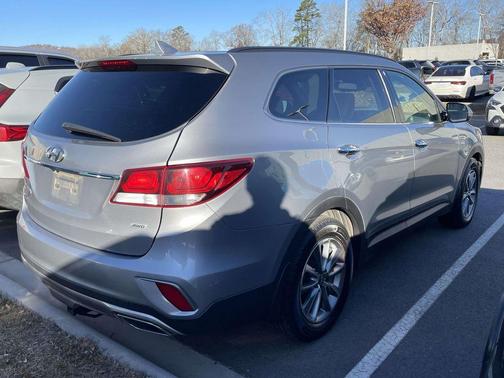2018 Hyundai SANTA FE SE