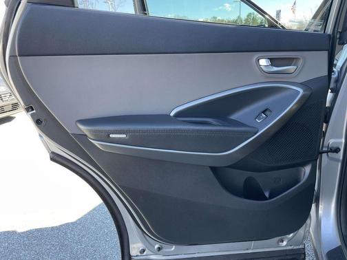 2018 Hyundai SANTA FE SE