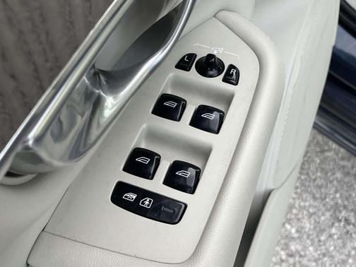 Denim Blue Metallic 2023 Volvo XC90 Recharge Plug-In Hybrid T8 Plus Bright Theme 7-Seater