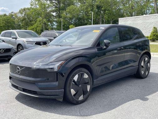Onyx Black Metallic 2025 Volvo EX30 Twin Motor Ultra