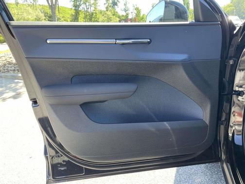 Onyx Black Metallic 2025 Volvo EX30 Twin Motor Ultra