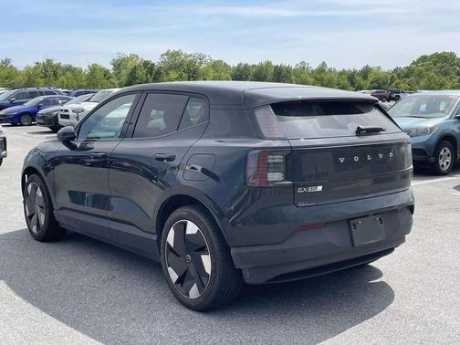 Onyx Black Metallic 2025 Volvo EX30 Twin Motor Ultra