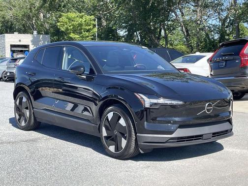 Onyx Black Metallic 2025 Volvo EX30 Twin Motor Ultra