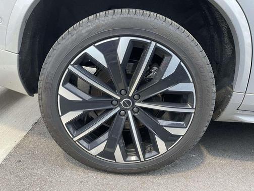 2025 Volvo XC90 PLUS