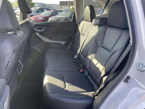 Crystal White Pearl 2023 Subaru Forester Limited