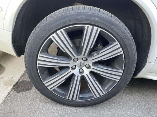 Crystal White Metallic 2024 Volvo XC90 B6 Ultimate Bright Theme 7-Seater