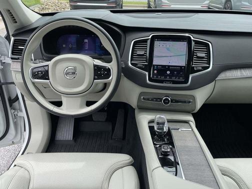 Crystal White Metallic 2024 Volvo XC90 B6 Ultimate Bright Theme 7-Seater