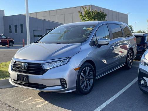 Lunar Silver Metallic 2023 Honda Odyssey Touring
