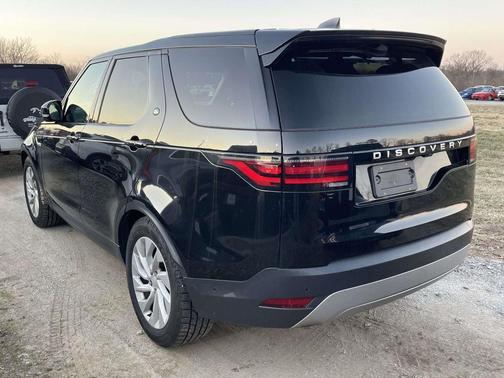 2024 Land Rover Discovery P300 S