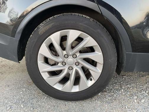 2024 Land Rover Discovery P300 S